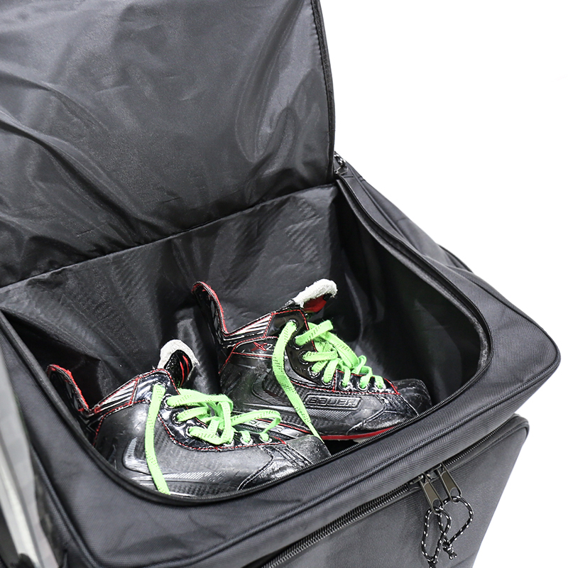 Vlastní taška s velkým hokejovým zařízením s koly