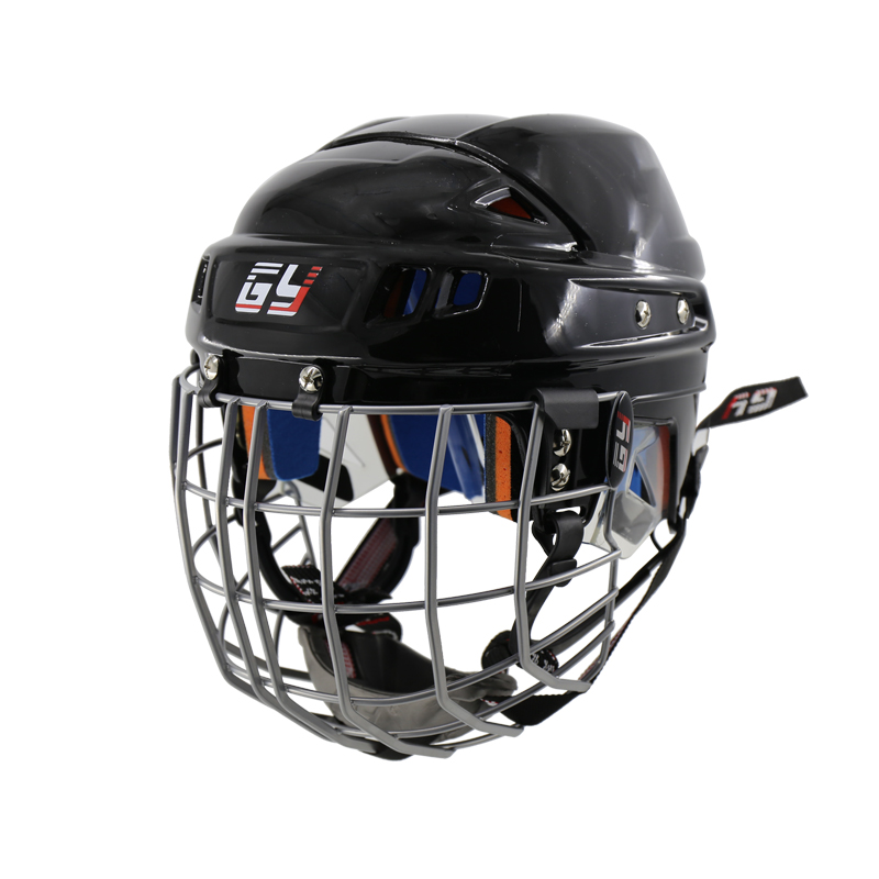 Středně bezpečná helma na kolečkový hokej